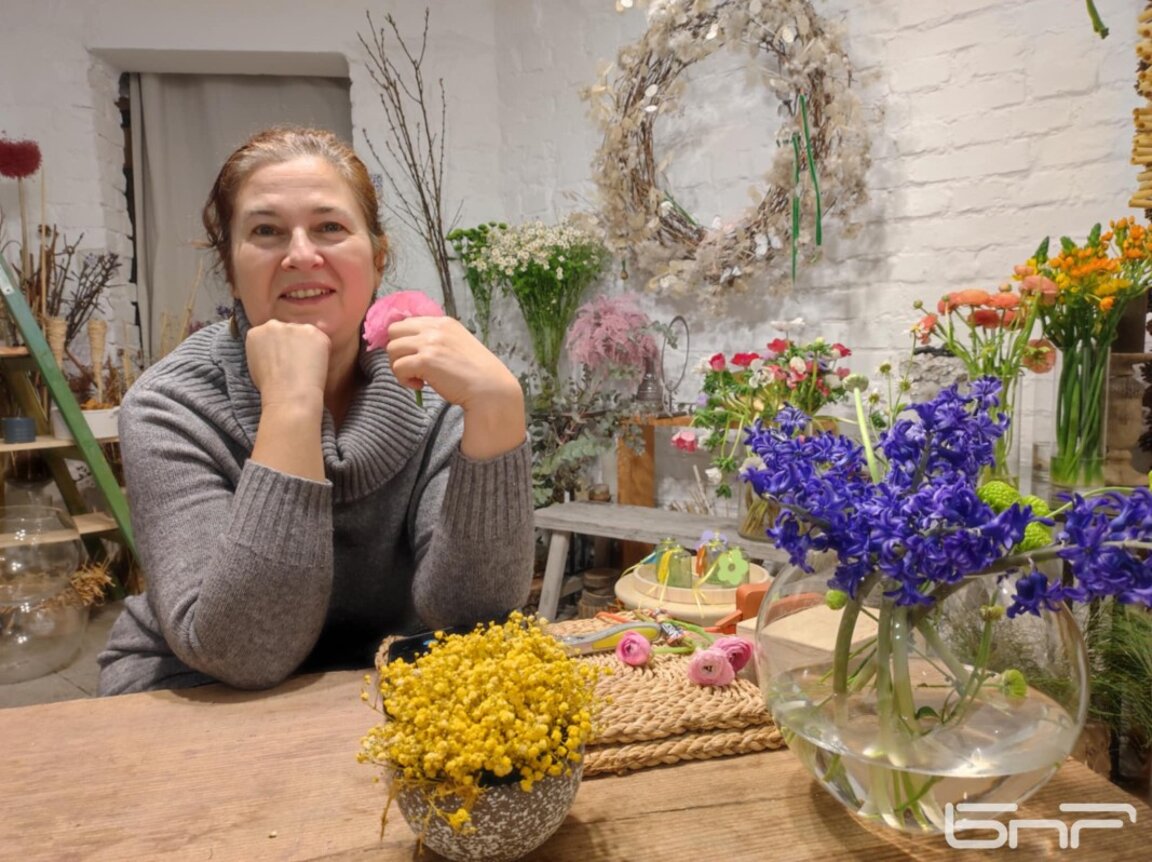 Ради Вълканова и нейният свят на цветята