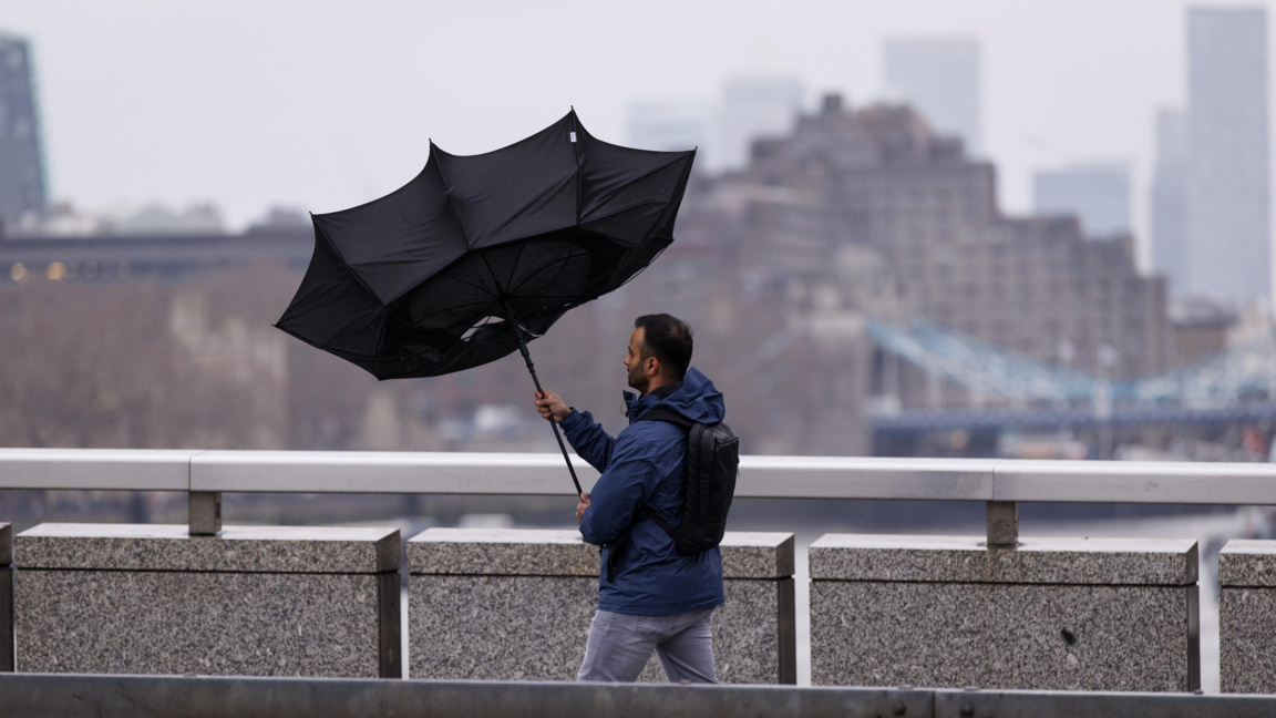 Синоптиците във Великобритания предупреждават за лошо време