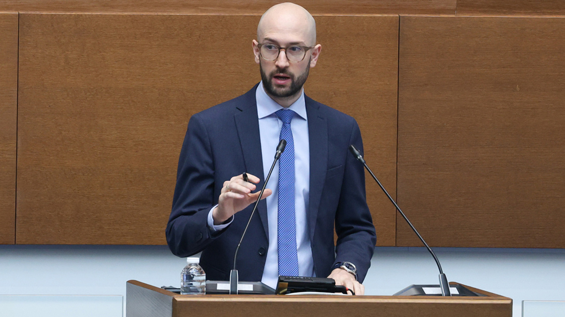 The country's external debt has increased by over 7 billion euros for a year