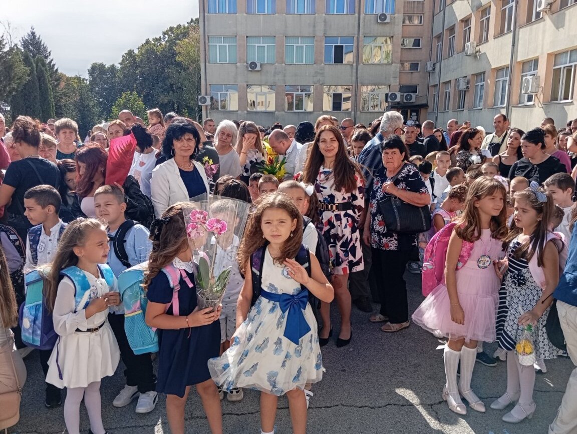 Второ училище в Монтана въвежда нови правила