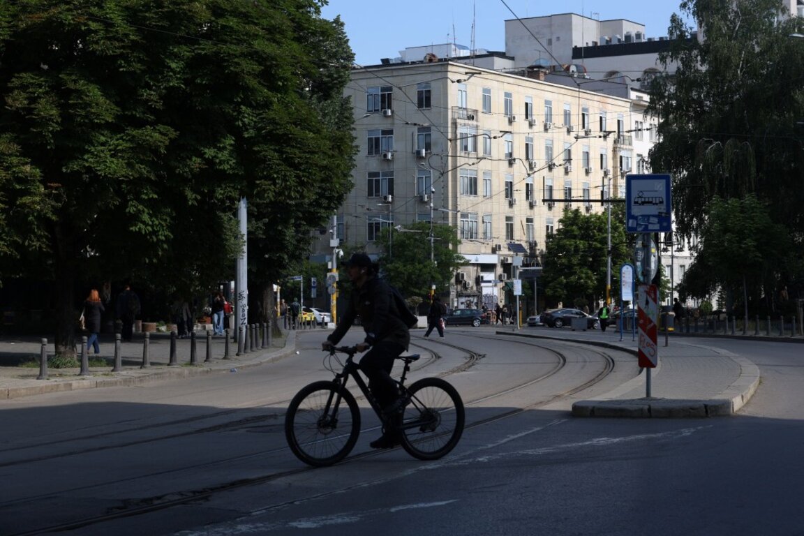 Наземният градски транспорт в столицата беше спрян от 4:00 часа тази нощ заради протест - София, 14 май 2025 г.