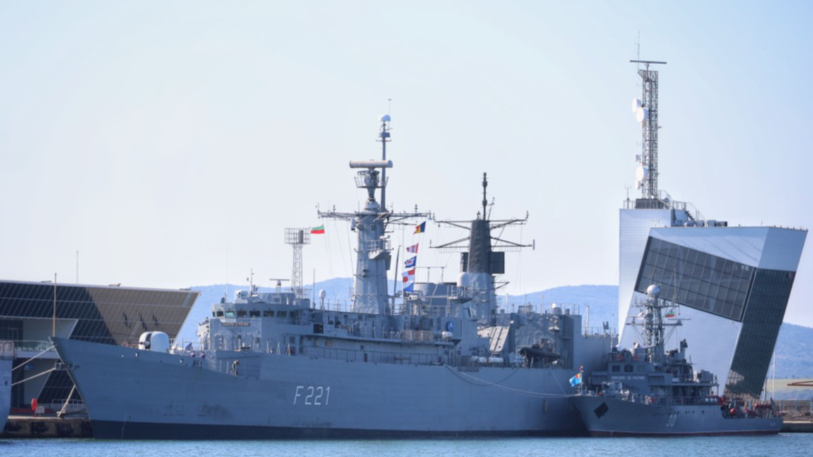 На пристанище Бургас акостират корабите от Противоминната военноморска група в Черно море (MCM Black Sea), архив