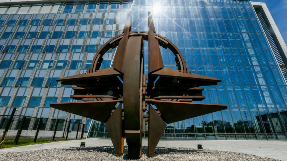 НАТО: Русия използва безотговорна ядрена реторика