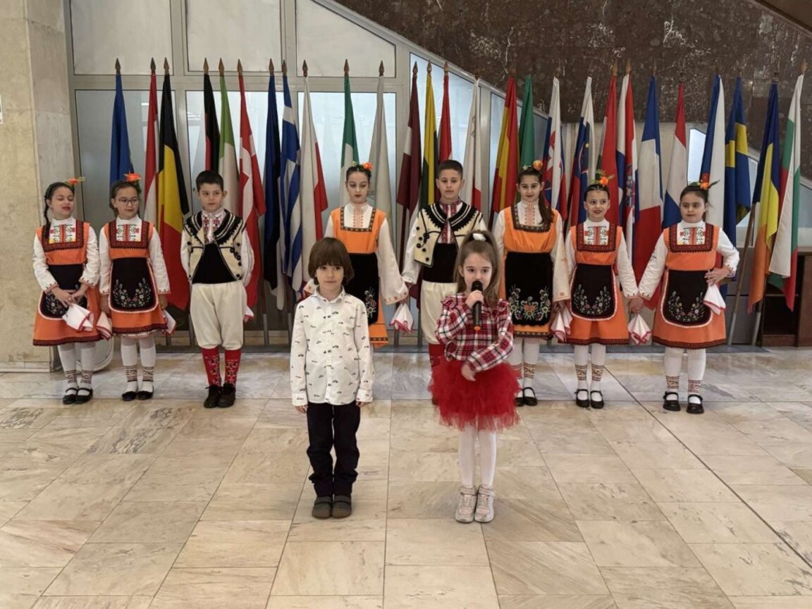 Откриха традиционната изложба конкурс "Баба Марта бързала, мартенички вързала“