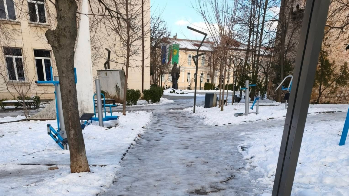 Травматизмът във Враца нарасна рязко заради поледицата