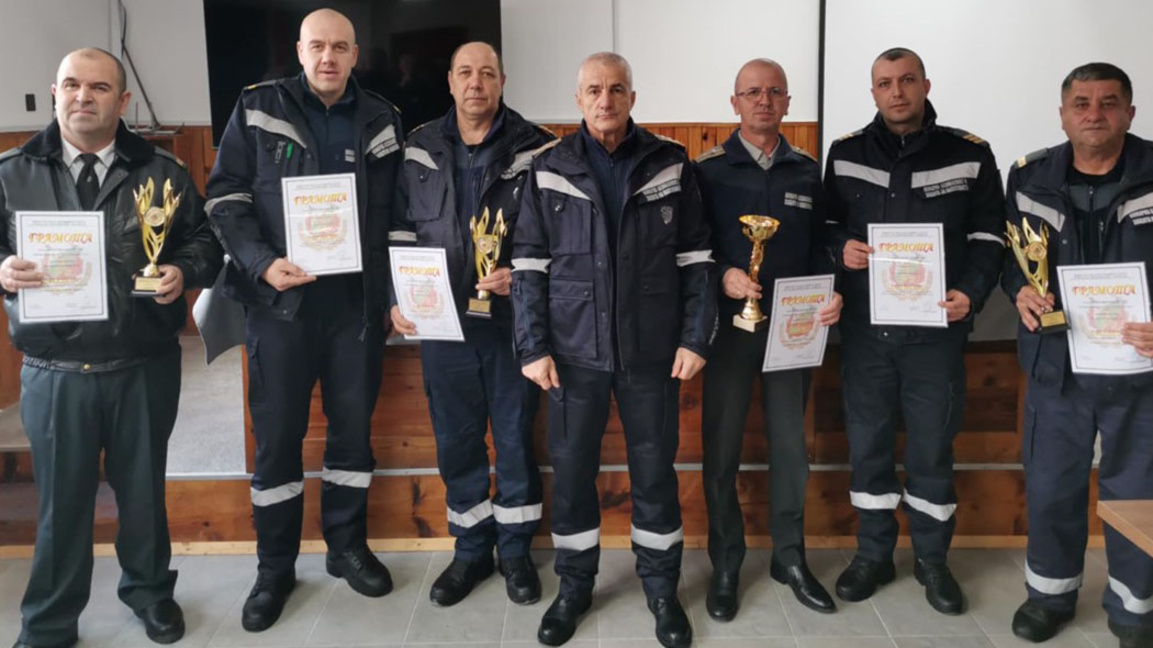 Наградиха победителите в "Пожарникар на годината" в Кърджали