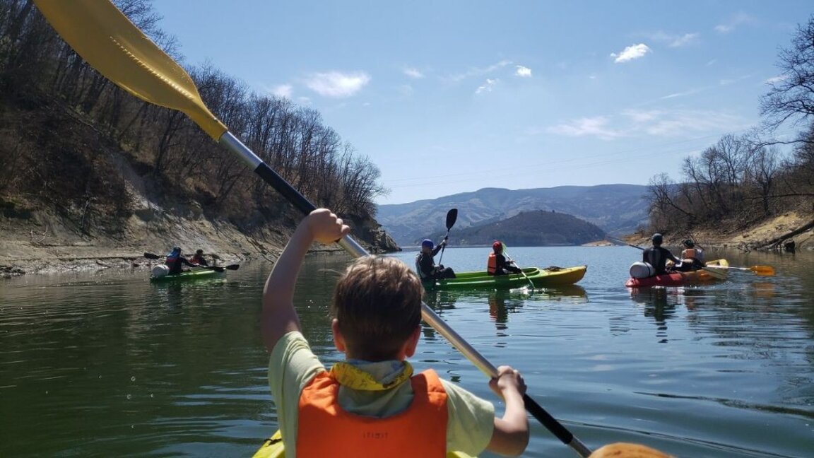 Дети без телефонов, родители с ноутбуками – новый тренд лета 2025 года