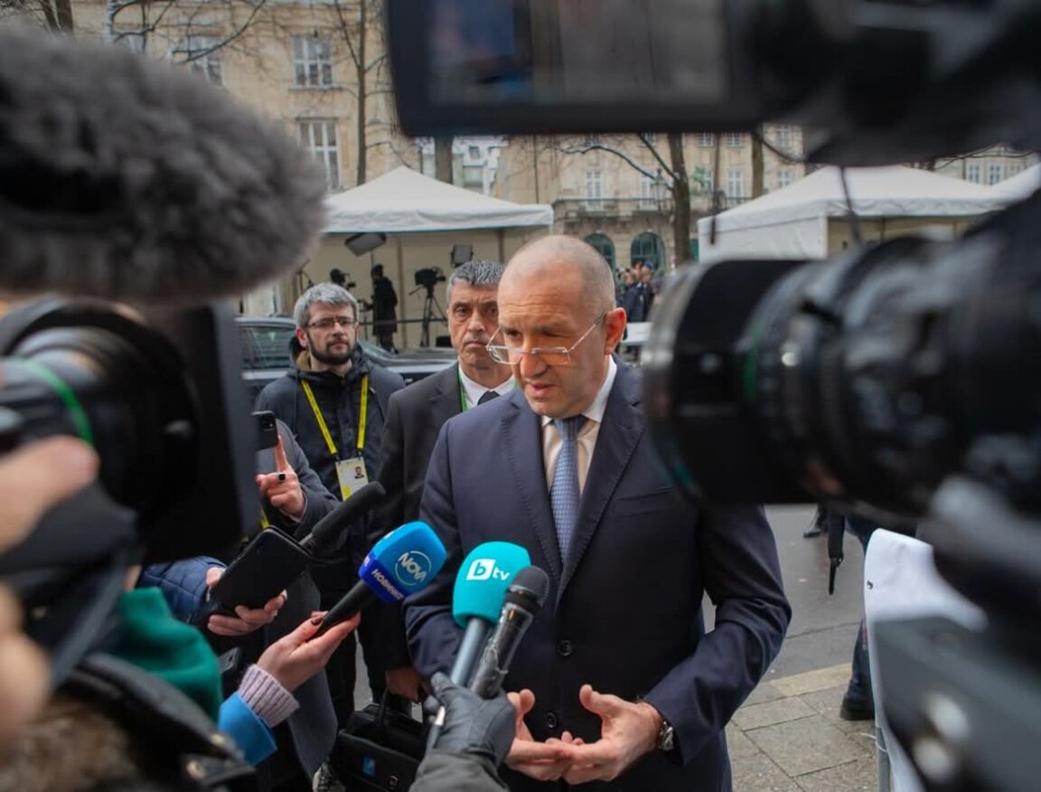 Rumen Radev: "El realismo sustituye a la ingenuidad en cuanto a la situación en Ucrania"