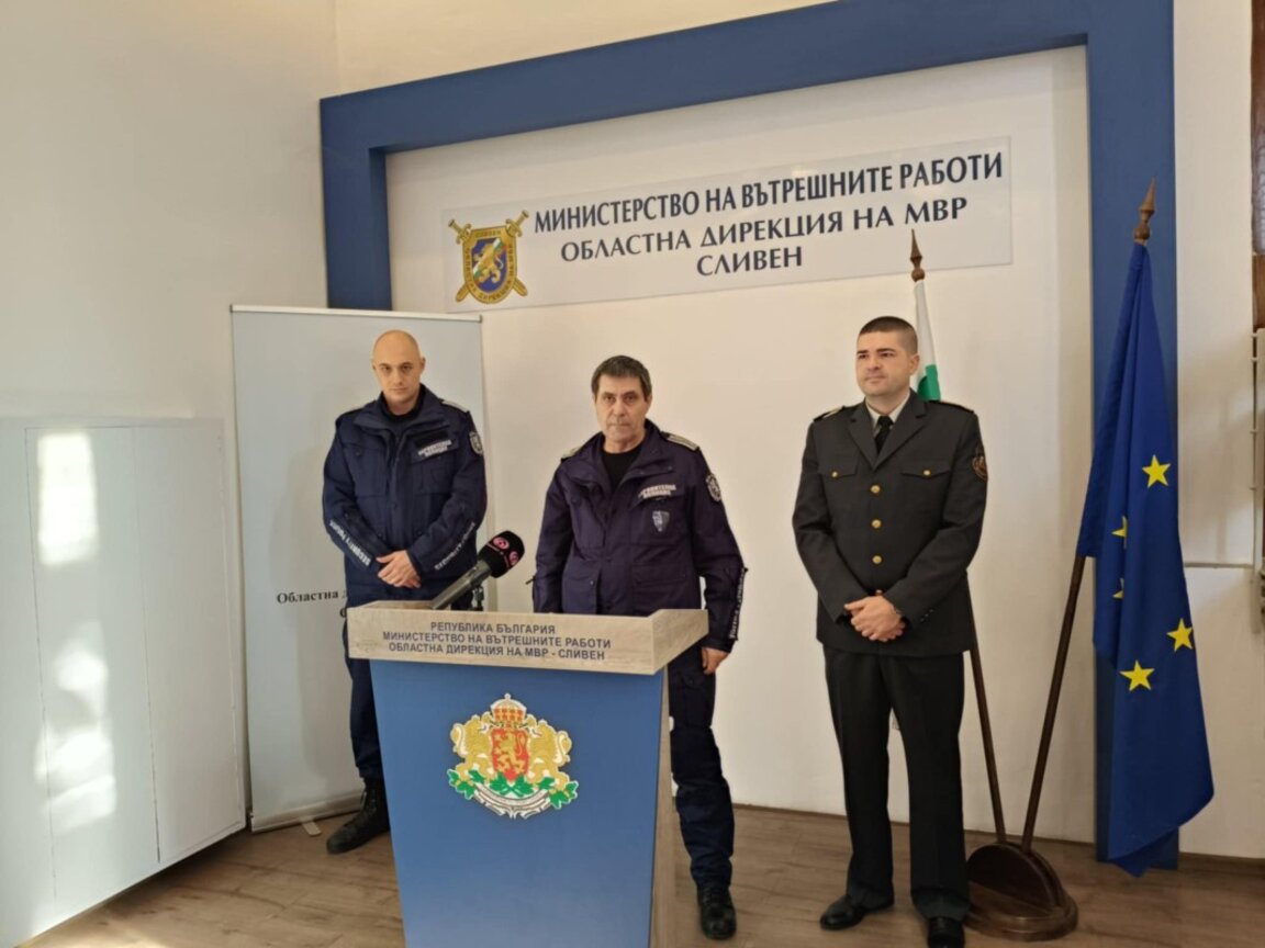 Засилени полицейски и противопожарни мерки в Сливенско