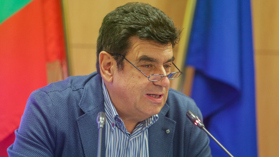 Веселин Митов