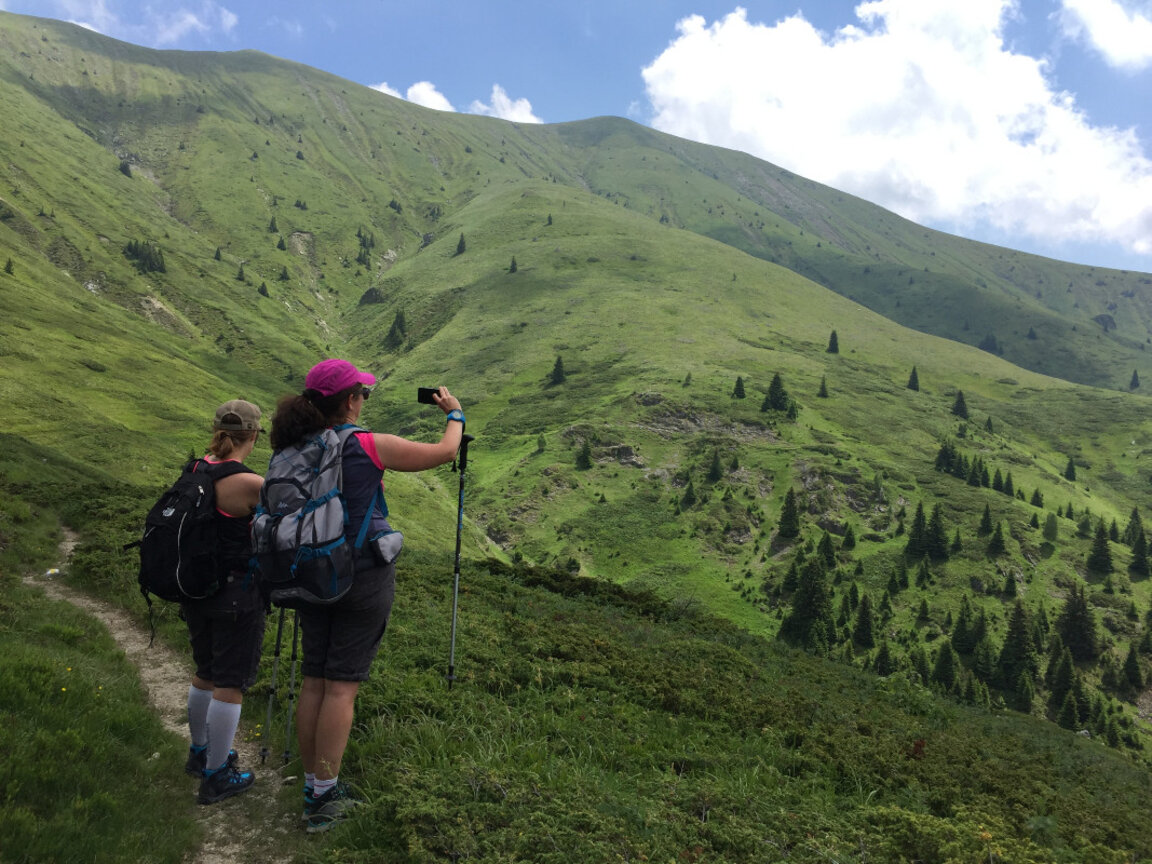Yaz sıcaklarının devam ettiği bu günlerde turistler dağlara akın ediyor