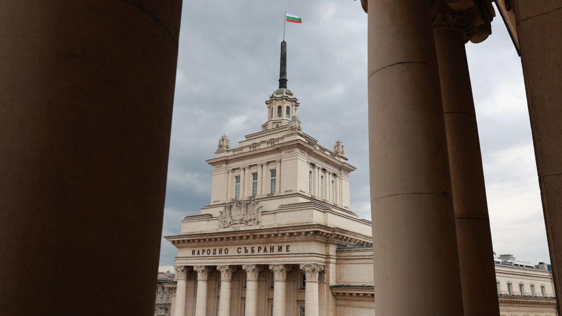 13 кандидат-депутати трябва да посочат откъде ще изпълнят мандата си