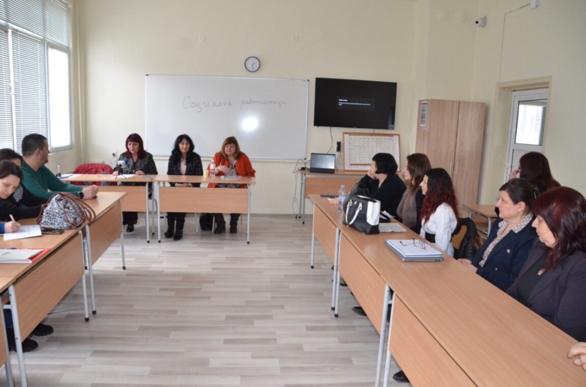 Неглижирането на образованието от родителите е причина децата да отпадат от училище