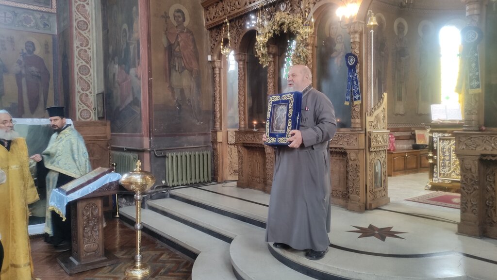 Стотици посрещнаха хавайската икона на Богородица във Велико Търново