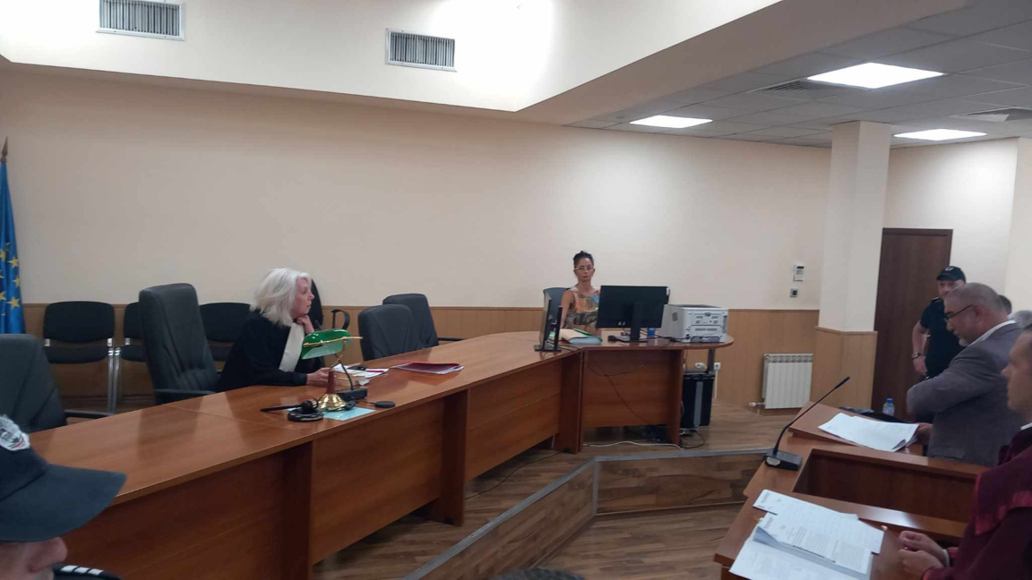 Решават да оставят ли в ареста медиците, източвали НЗОК в Пловдив