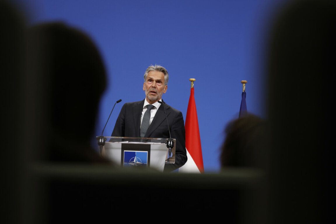 Премиерът на Нидерландия заяви, че ще се оттегли от поста си