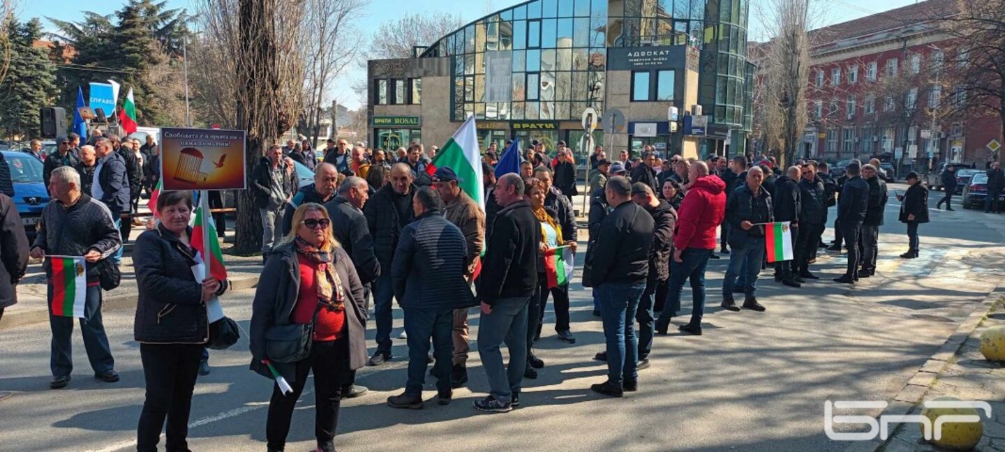 Протестиращите в Хасково блокираха булевард "България"