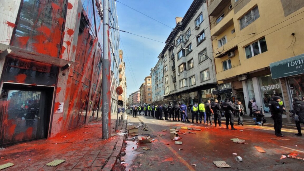 Ursula von der Leyen condemns the attack on the European Commission building in Sofia