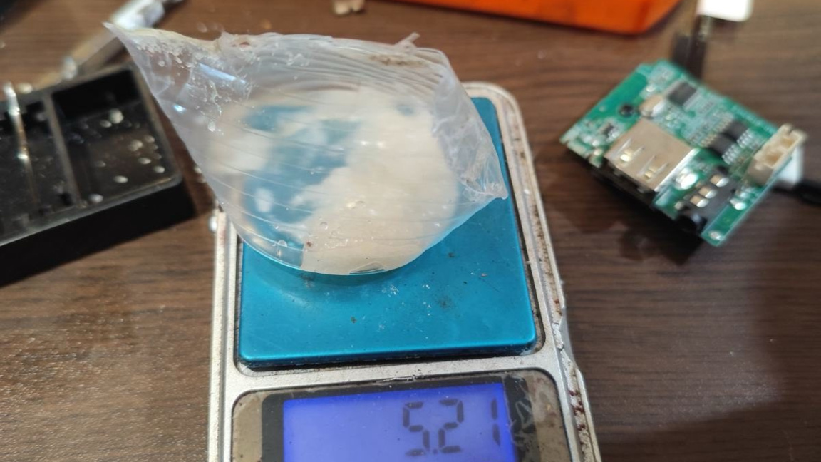 Задържаха криминално проявен за държане и производство на наркотични вещества