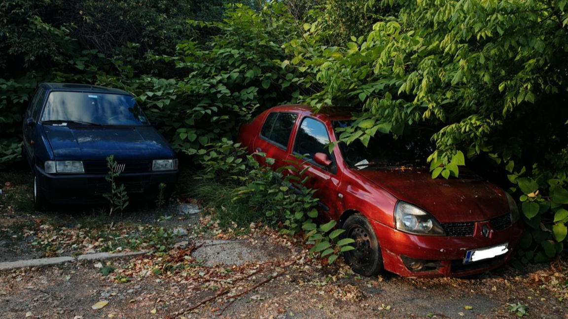 Отново премахват излезли от употреба автомобили и бусове в район "Изгрев"