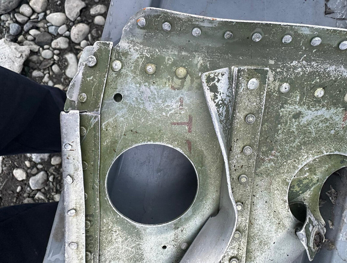 Bulgarische Forschungsmission in der Antarktis entdeckt Überreste eines abgestürzten Flugzeugs