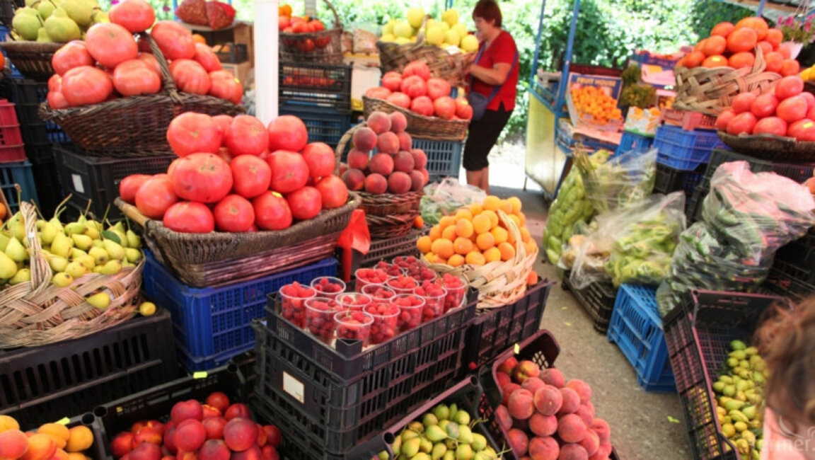 Тенденцията за спад на цените на основните хранителни продукти продължава и тази седмица