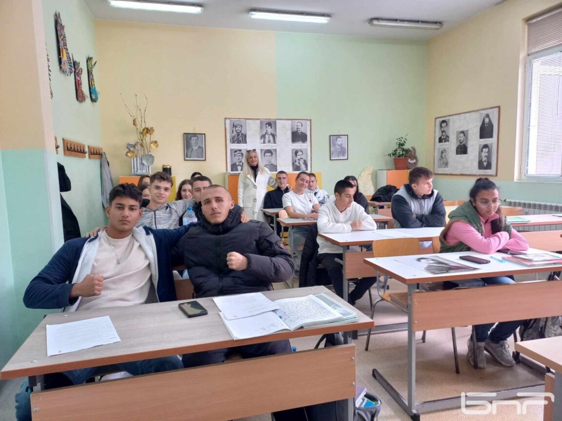 Младите патриоти в Деня на народния будител