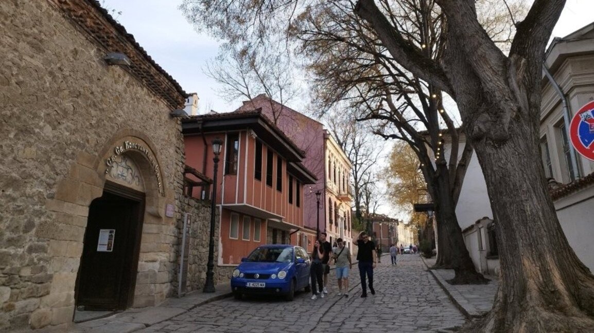 Отлагат таксата от 10 лв./час за паркиране в Стария Пловдив