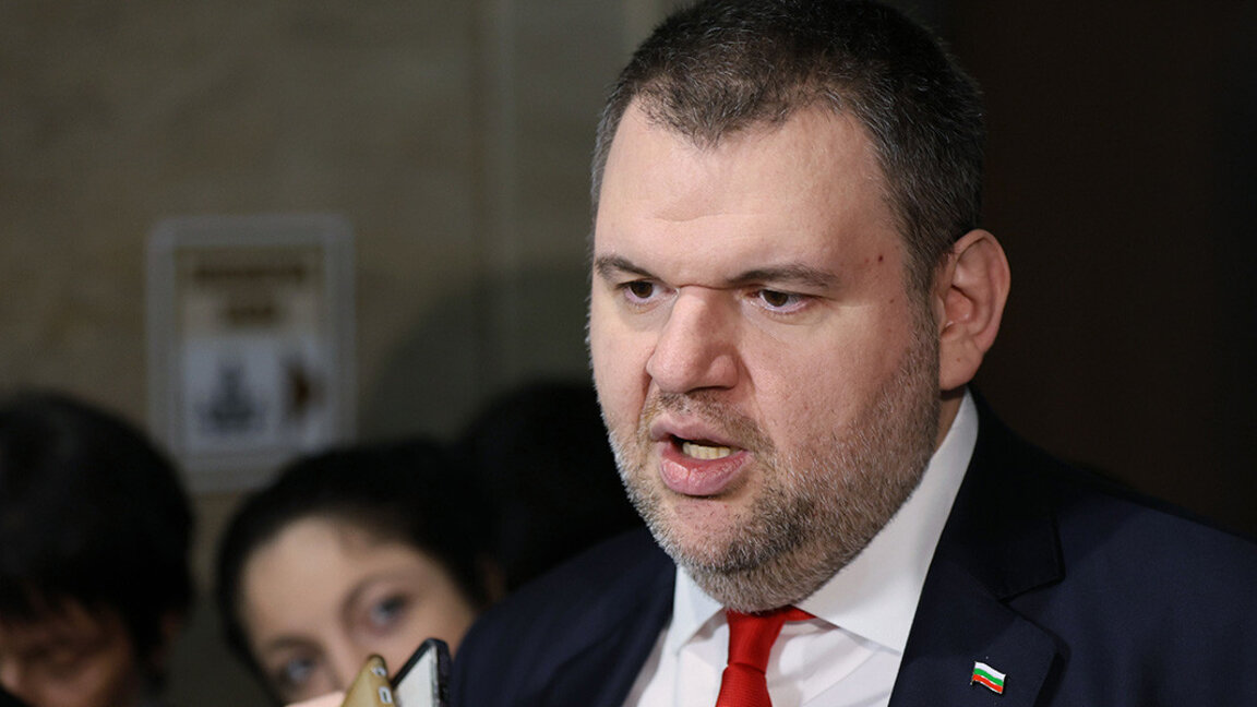 Пеевски подкрепи искането на Борисов за смяна на Тагарев