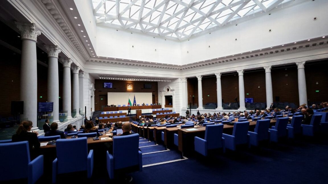 Le nouveau parlement démarre sous le signe des dissensions