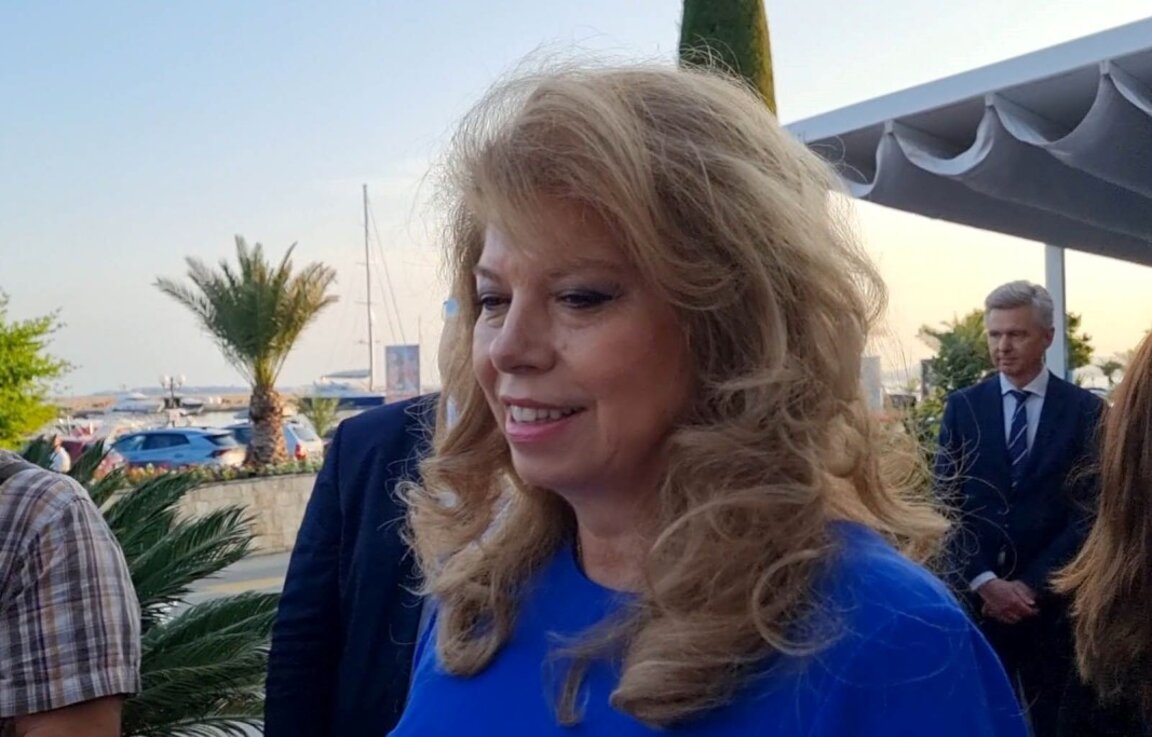 Вицепрезидентът Илияна Йотова