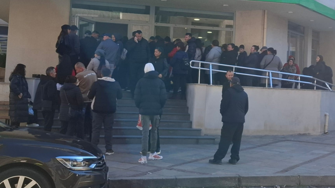 Опашки се извиха пред банков офис в Кърджали в последните дни на 2025 г
