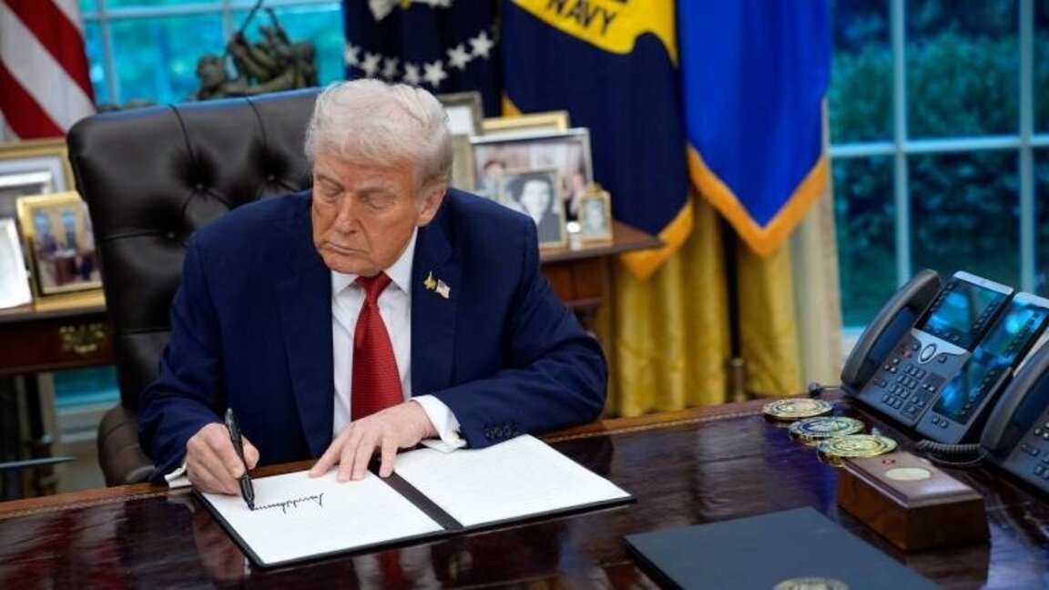 Тръмп подписа законопроекта за възобновяване на работата на правителството на САЩ
