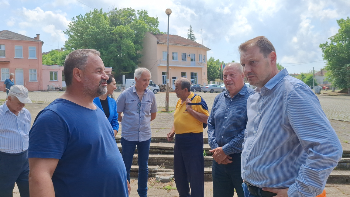 Областният управител на Ямбол се ангажира с ремонта на пътя към село Воден