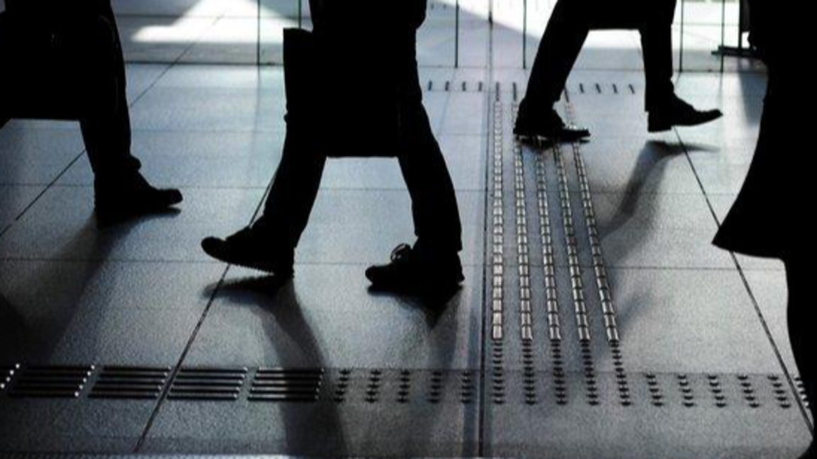 безработица безработни минувачи