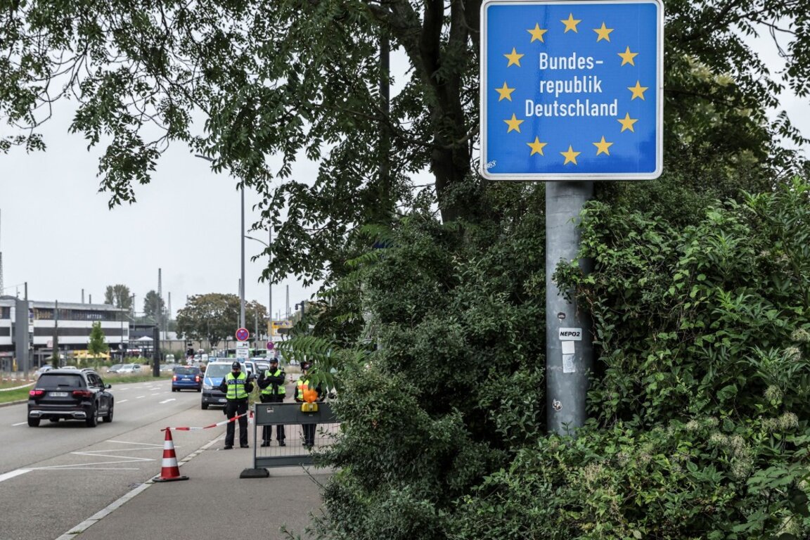 Германия удължава с 6 месеца контрола по всички граници