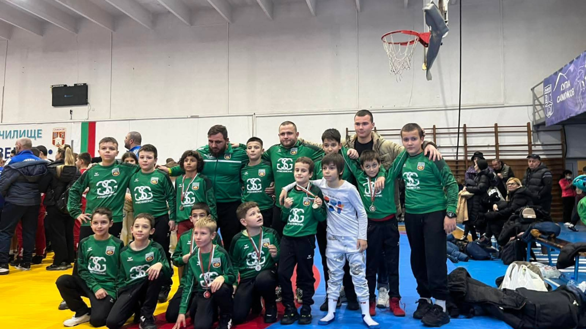 Малките врачански борци се върнаха от Самоков с шест медала