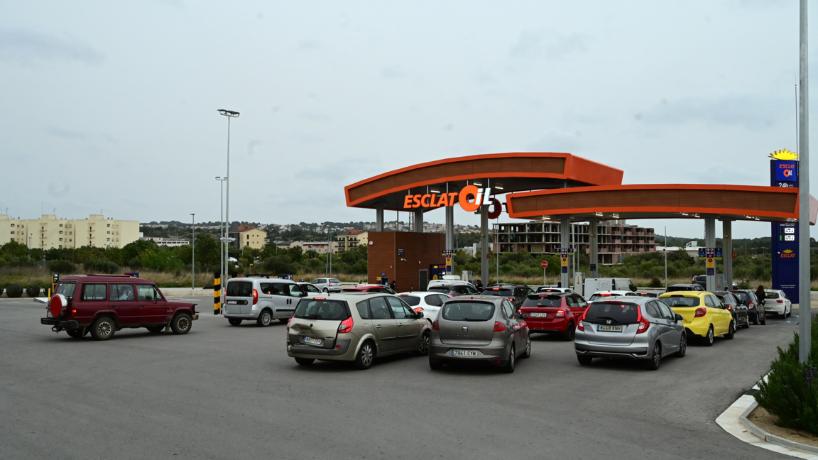 Испания бензиностанция