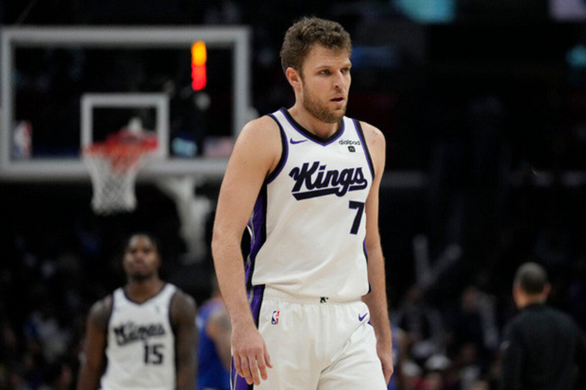 Vezenkov deja la NBA y regresa al Olympiakos