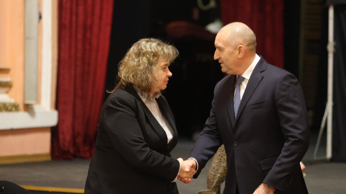 Председателката на Народното събрание Наталия Киселова и президентът Румен Радев на форума "Оттук накъде със съдебната власт?".