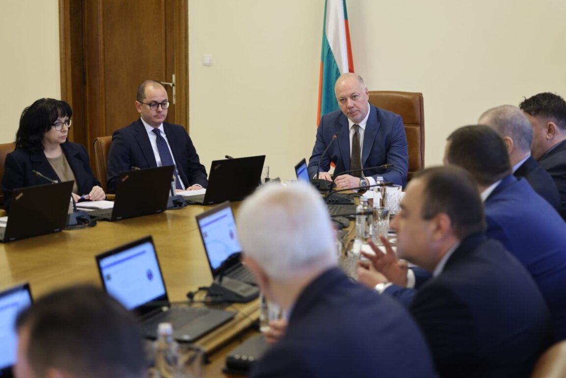 Премиерът Желязков: Действията срещу войната по пътищата няма да бъдат стихийни, стават постоянни