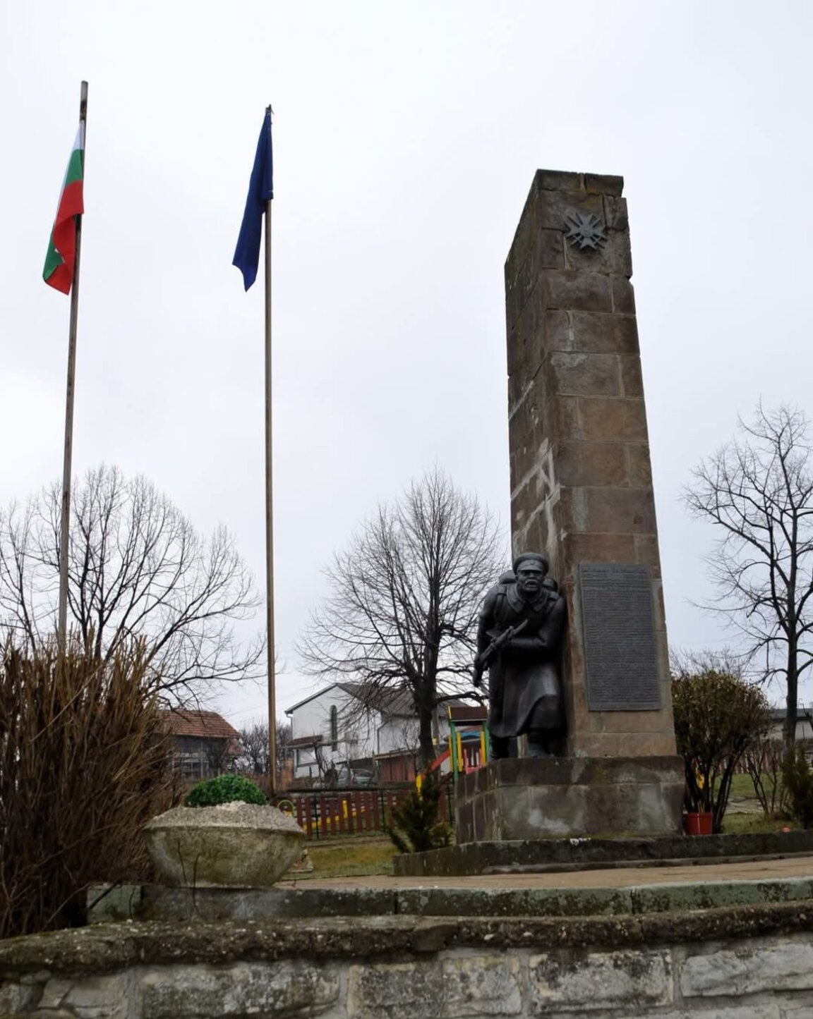 Паметникът на загиналите в Балканската война в Пчеларово