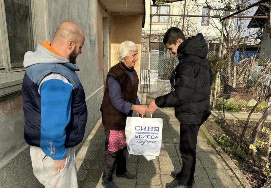 Фен клуба на "Левски" в Кюстендил помогна на 250 семейства