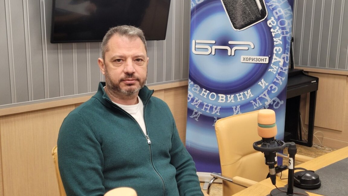Делян Добрев: Протестът пред Дома на Европа беше финансиран