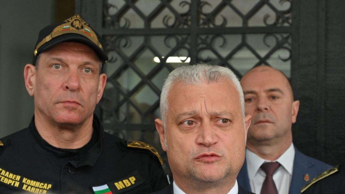 Министърът на вътрешните работи Емил Дечев