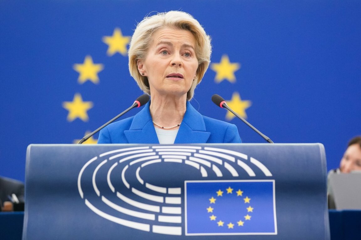 Урсула фон дер Лайен в Европарламента в Страсбург, 8 октомври 2025 г.