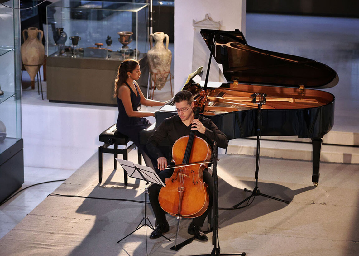 Атанас Кръстев и Палави Махидара