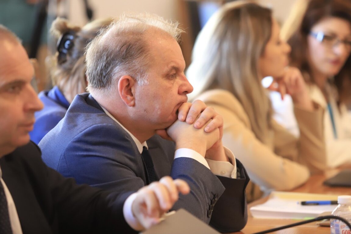 Правната комисия на НС: Депутати и министри ще могат да имат двойно гражданство (обновена)