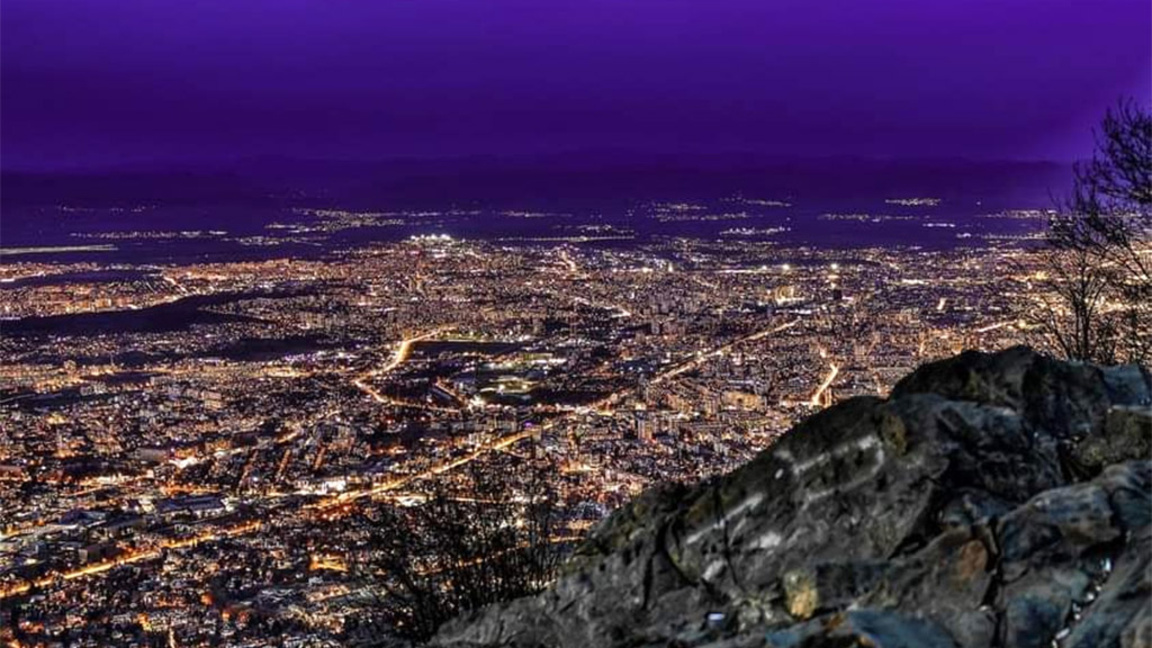 Поглед от Копитото към нощна София