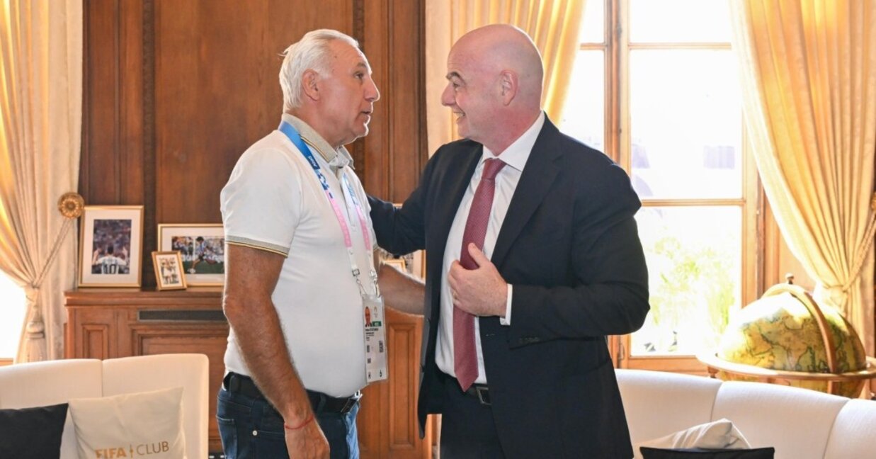 Hristo Stoichkov și Gianni Infantino